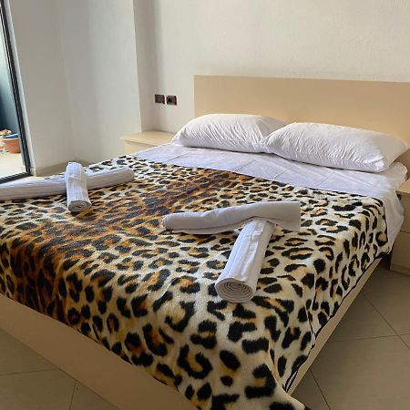 Home Sweet Home 1 - Guest House Тирана Екстер'єр фото
